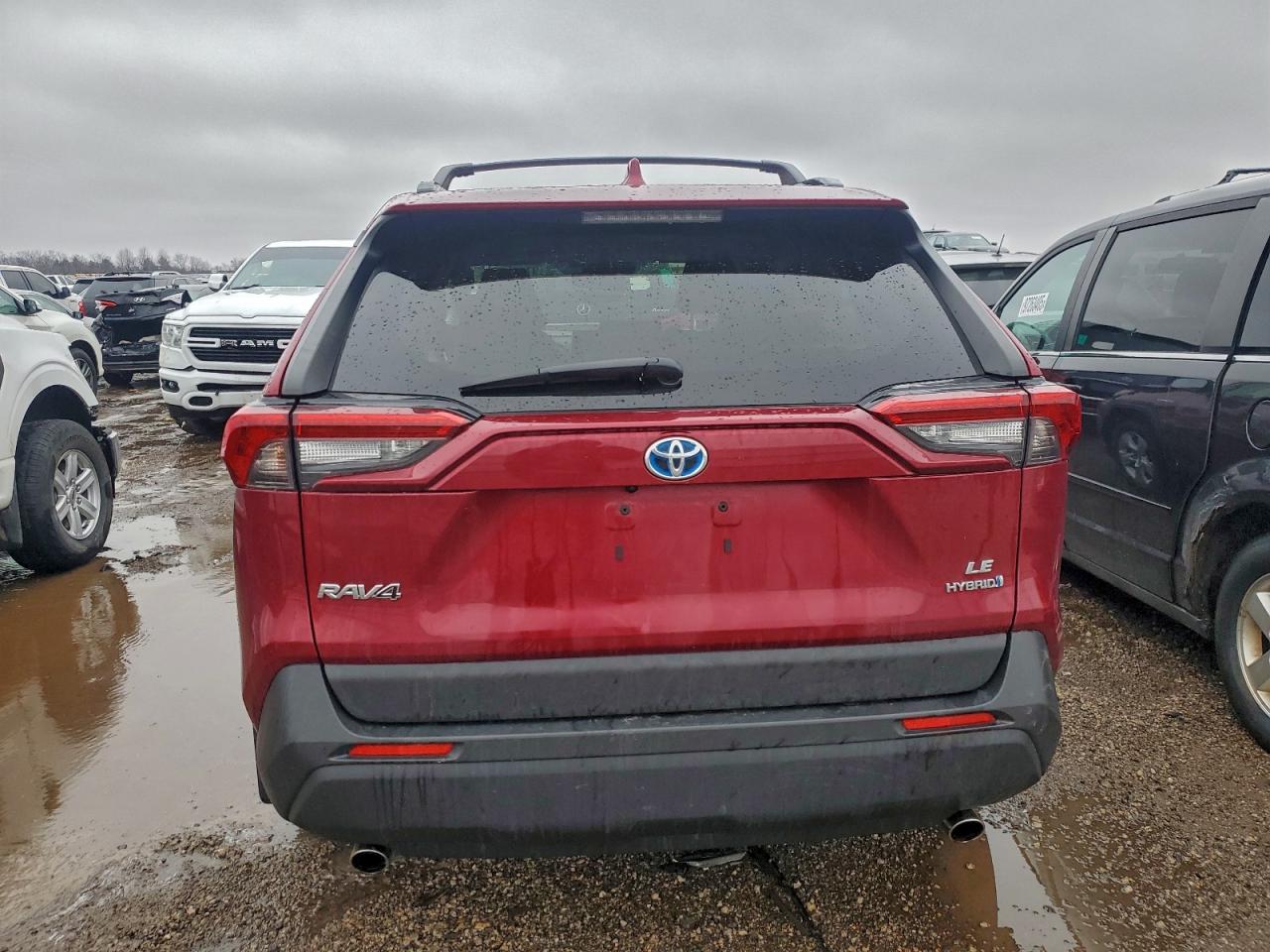 2019 TOYOTA RAV4 LE photo 11