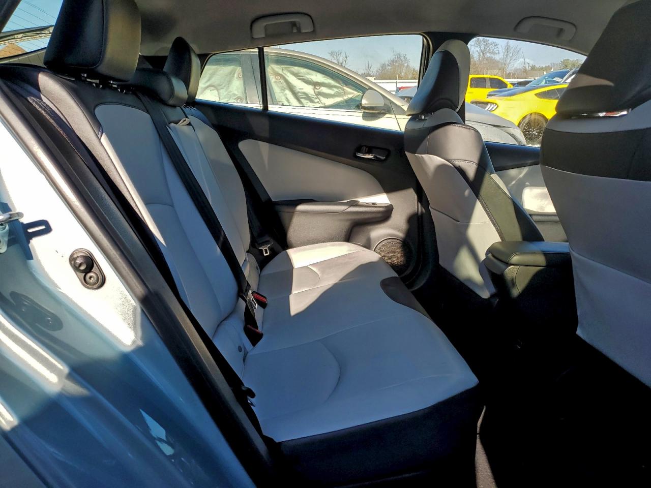 2016 TOYOTA PRIUS photo 10