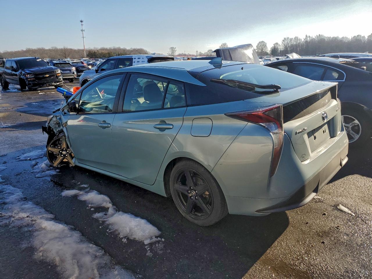 2016 TOYOTA PRIUS photo 2
