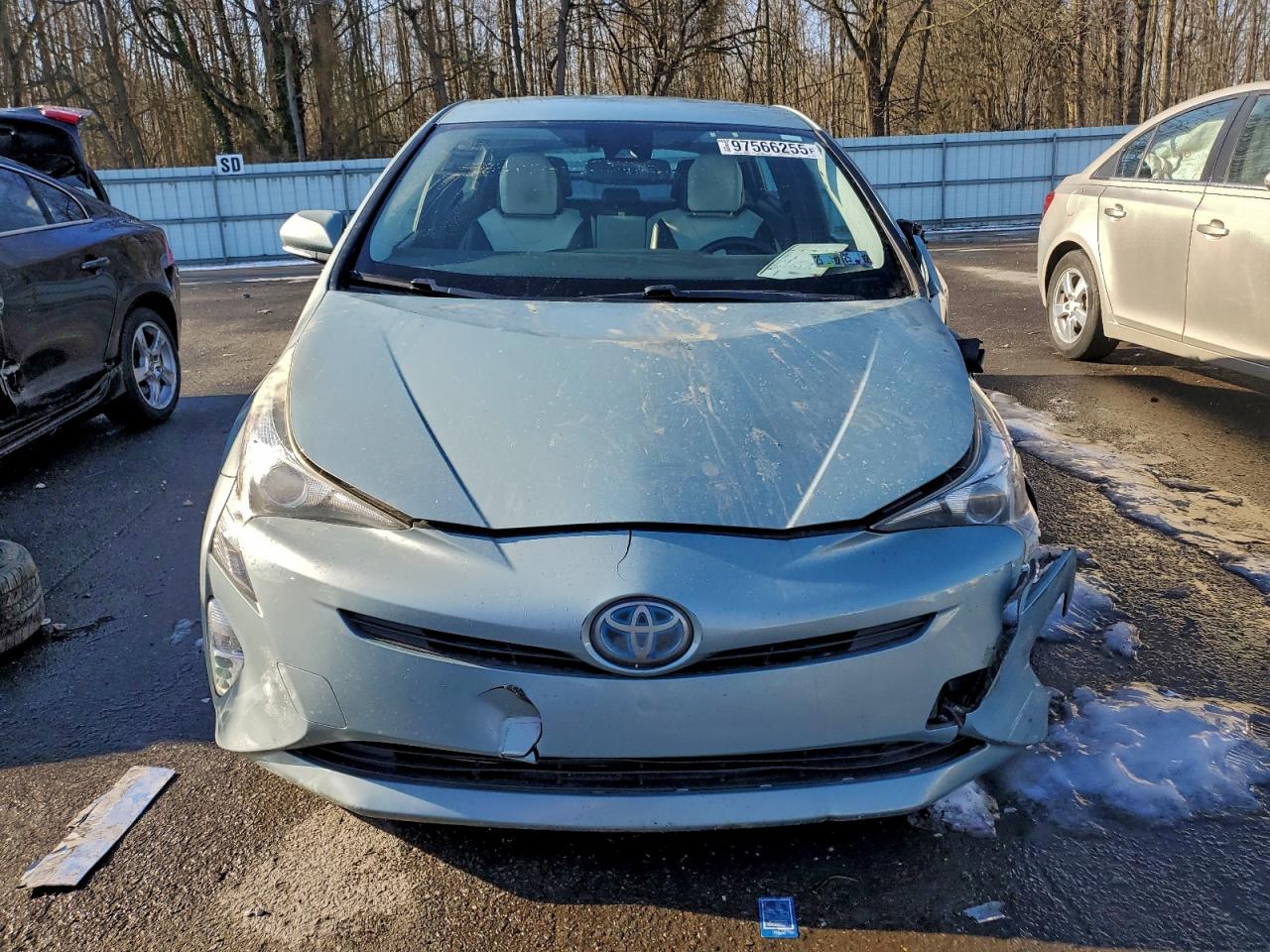2016 TOYOTA PRIUS photo 5