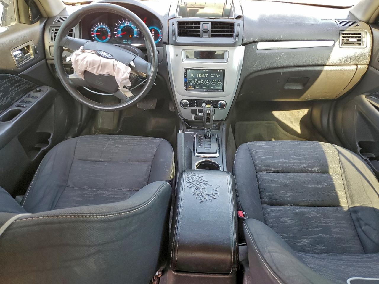 2010 FORD FUSION SE photo 8