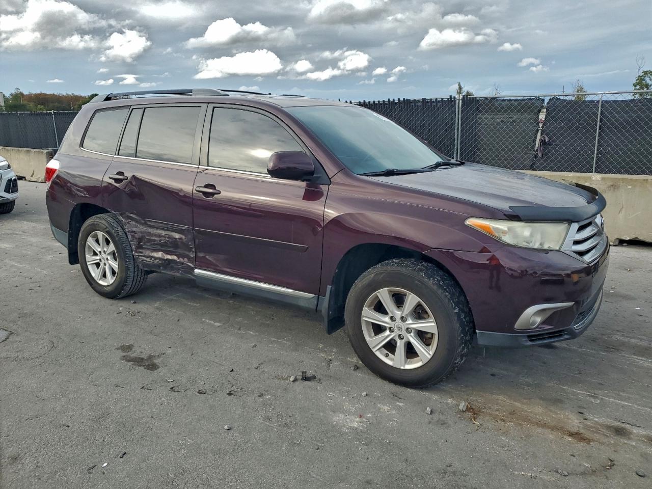 2012 TOYOTA HIGHLANDER BASE photo 4