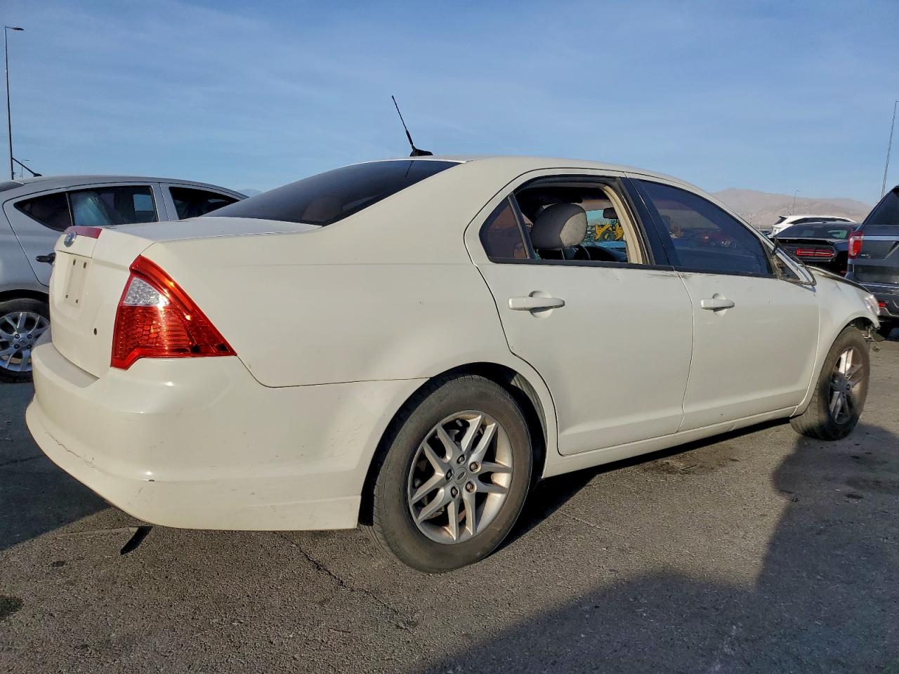 2011 FORD FUSION S photo 3