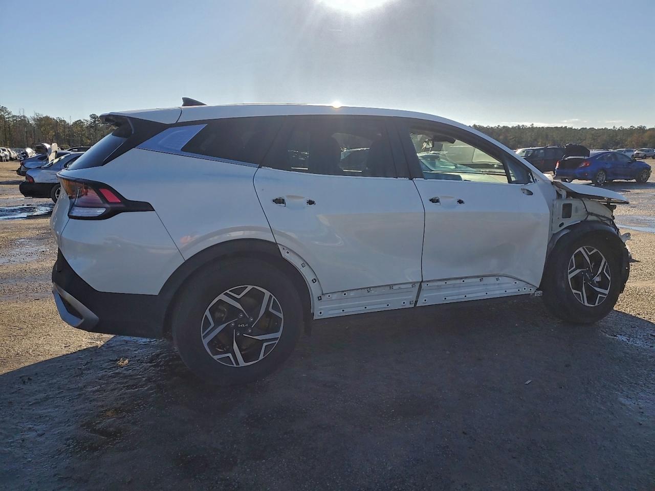2025 KIA SPORTAGE LX photo 3