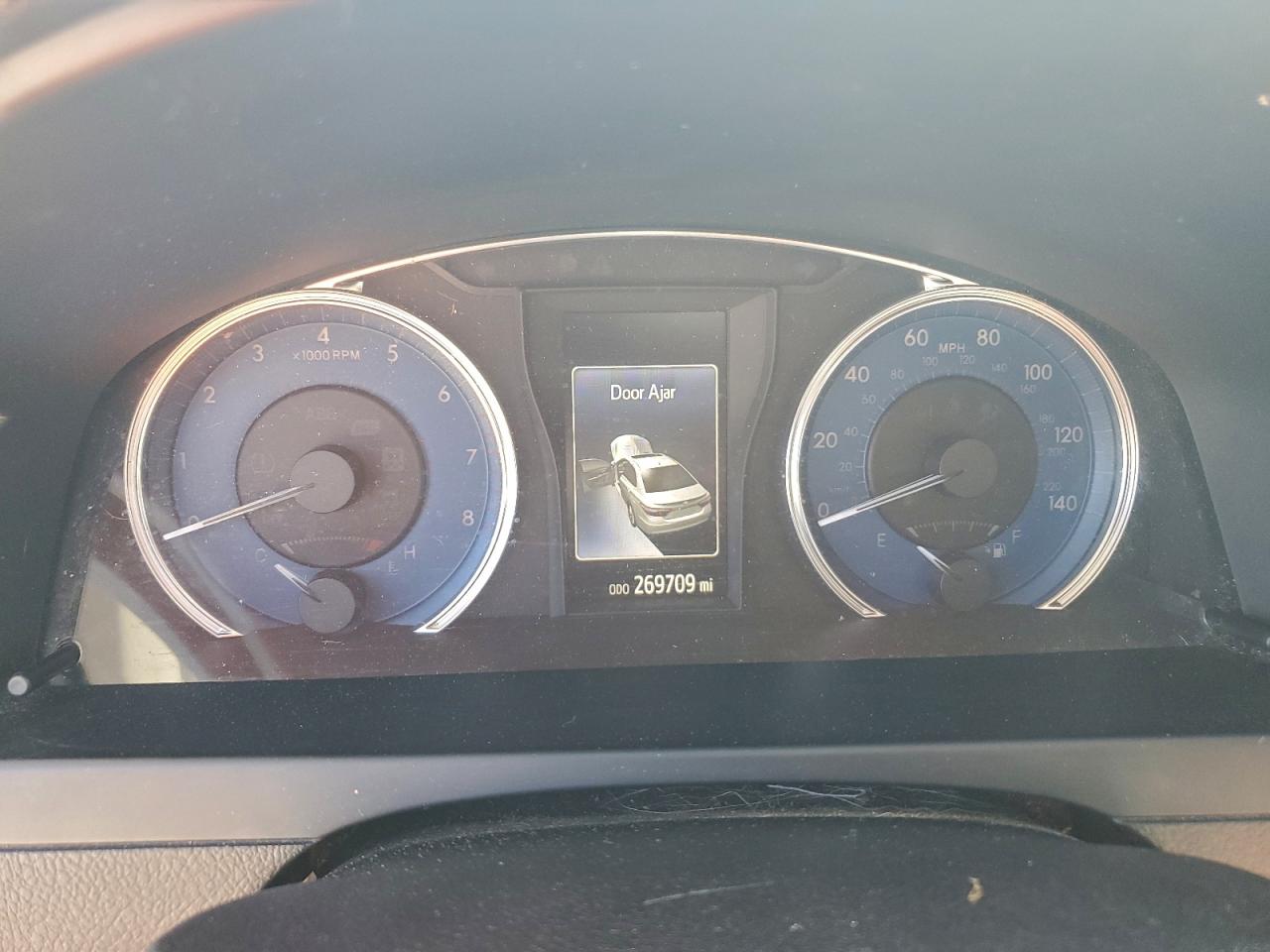 2017 TOYOTA CAMRY LE photo 9