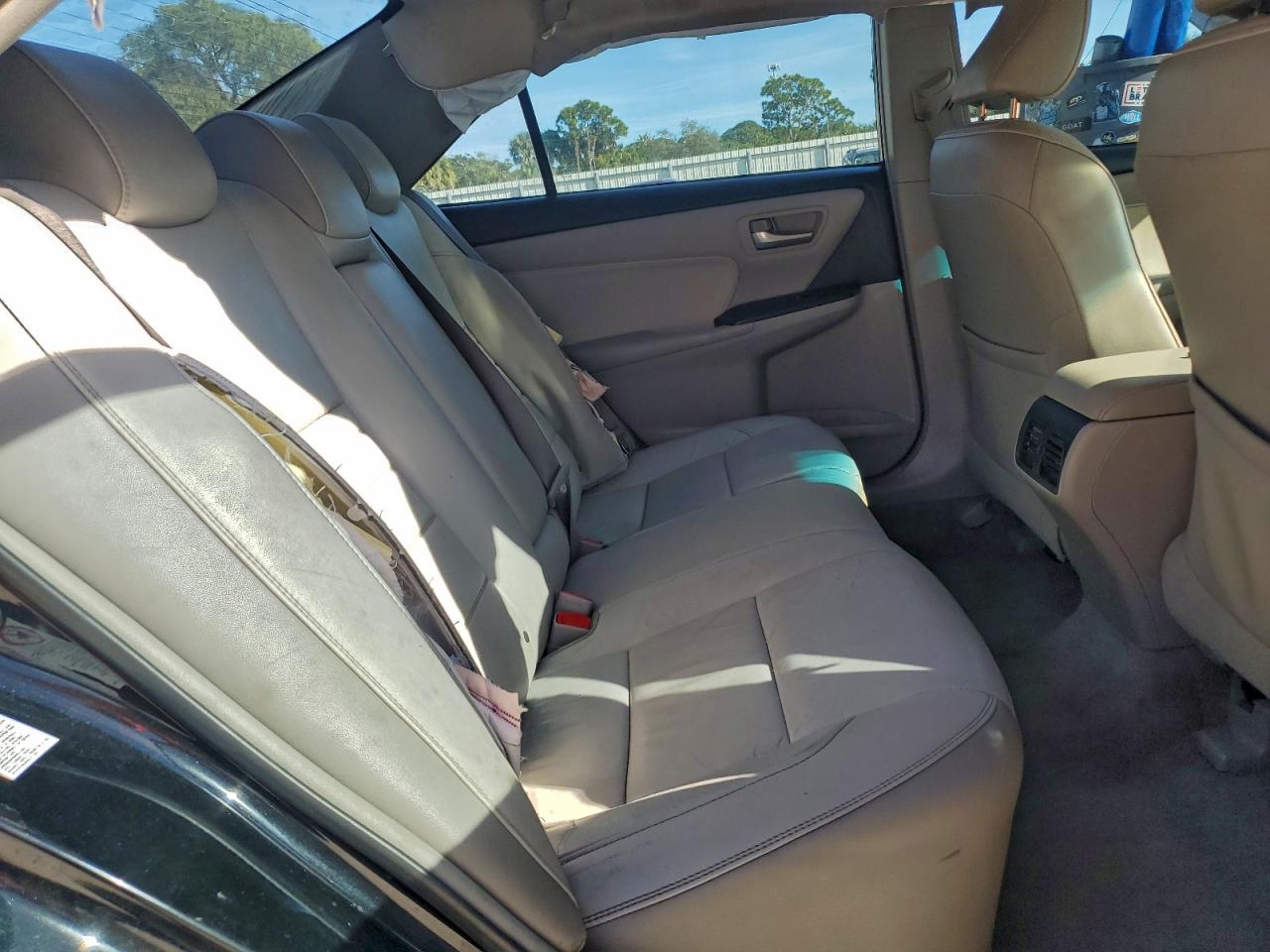 2017 TOYOTA CAMRY LE photo 10