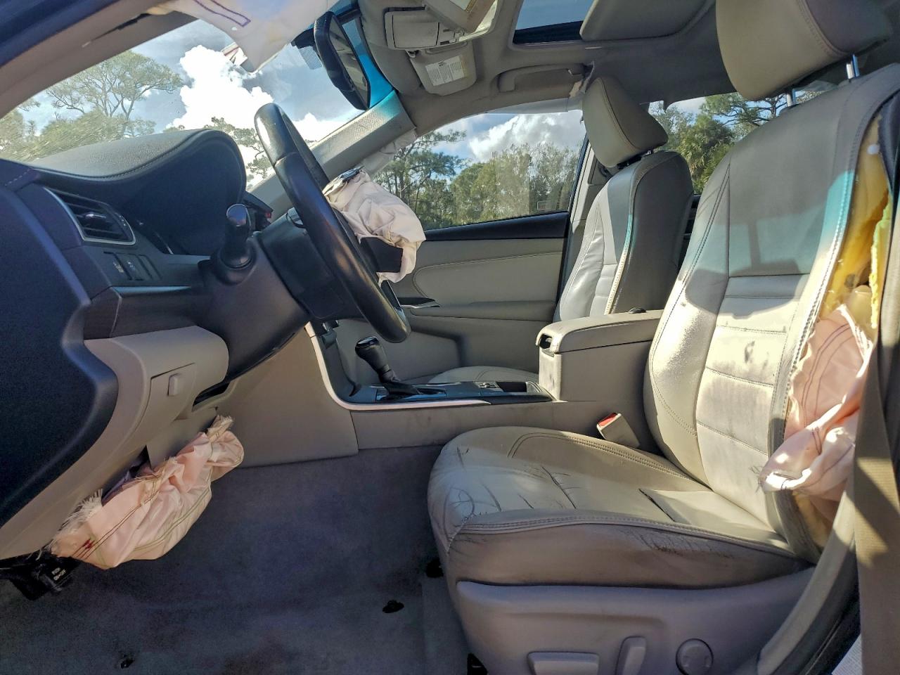 2017 TOYOTA CAMRY LE photo 7