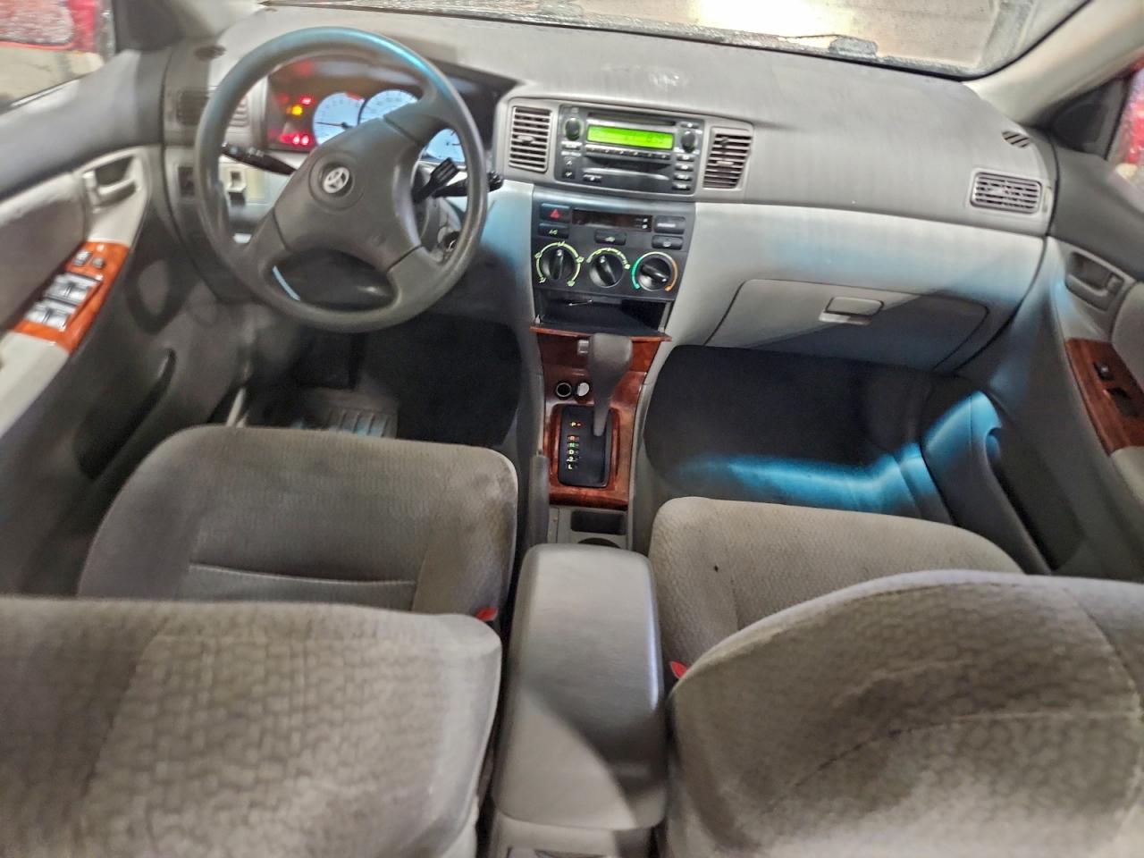 2004 TOYOTA COROLLA LE photo 15