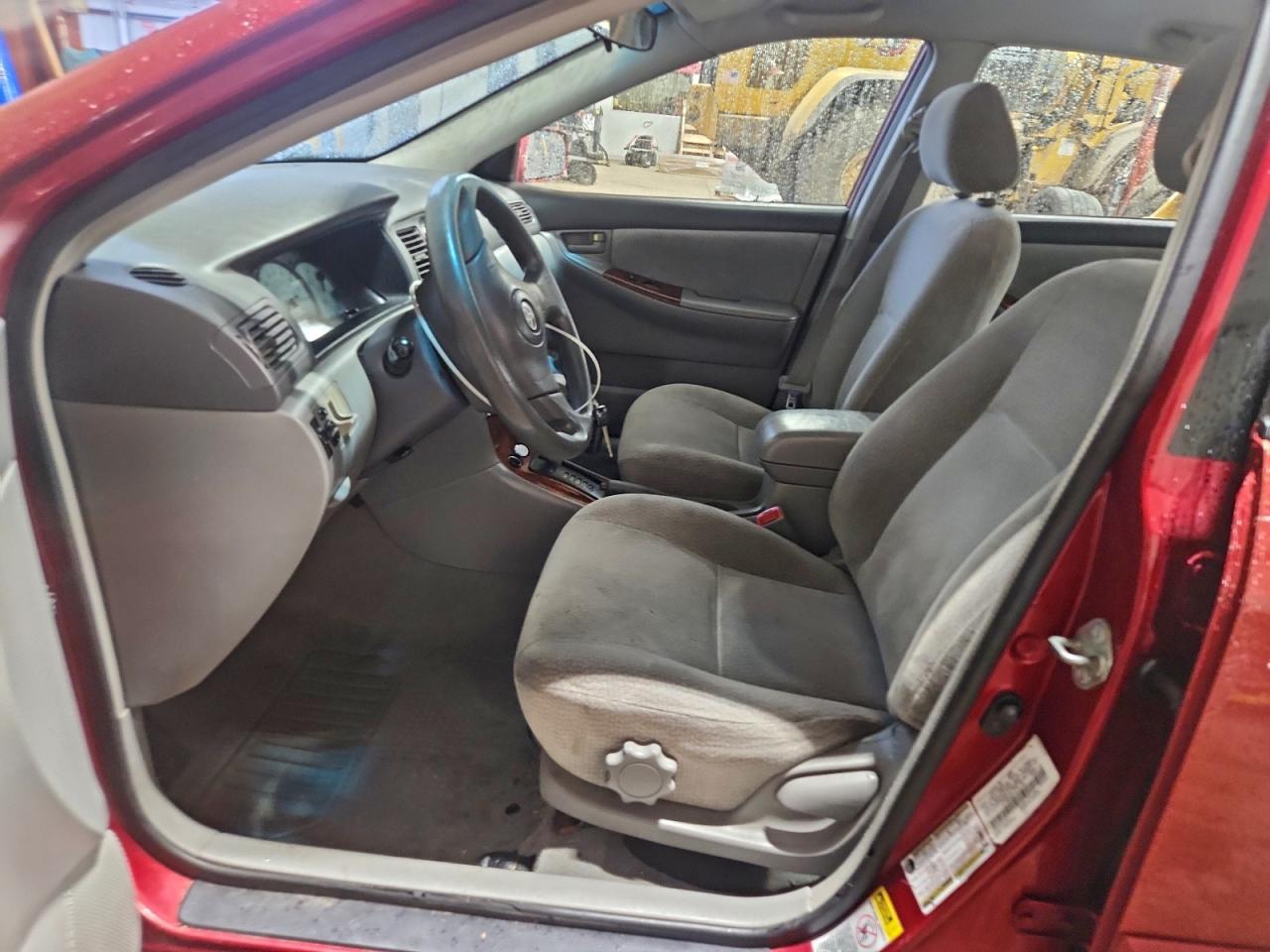 2004 TOYOTA COROLLA LE photo 13