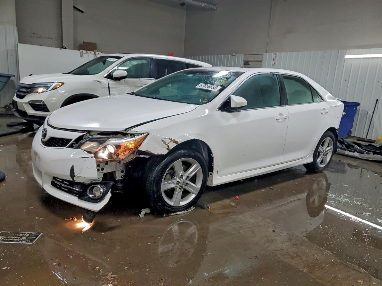 2013 TOYOTA CAMRY
