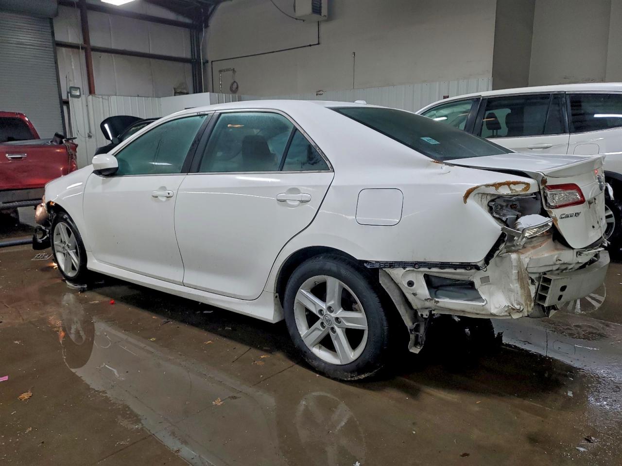 2013 TOYOTA CAMRY L photo 2