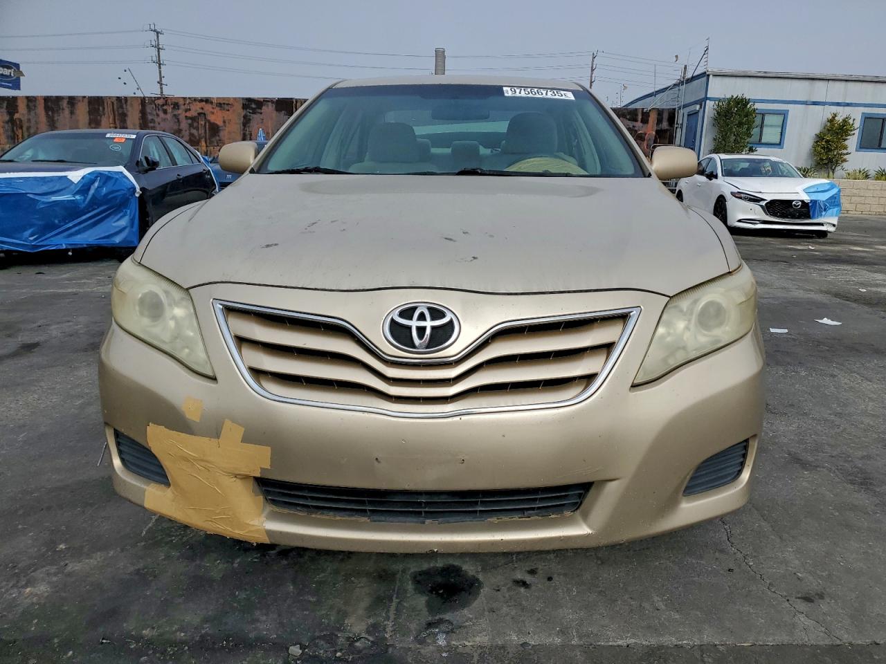 2010 TOYOTA CAMRY BASE photo 5
