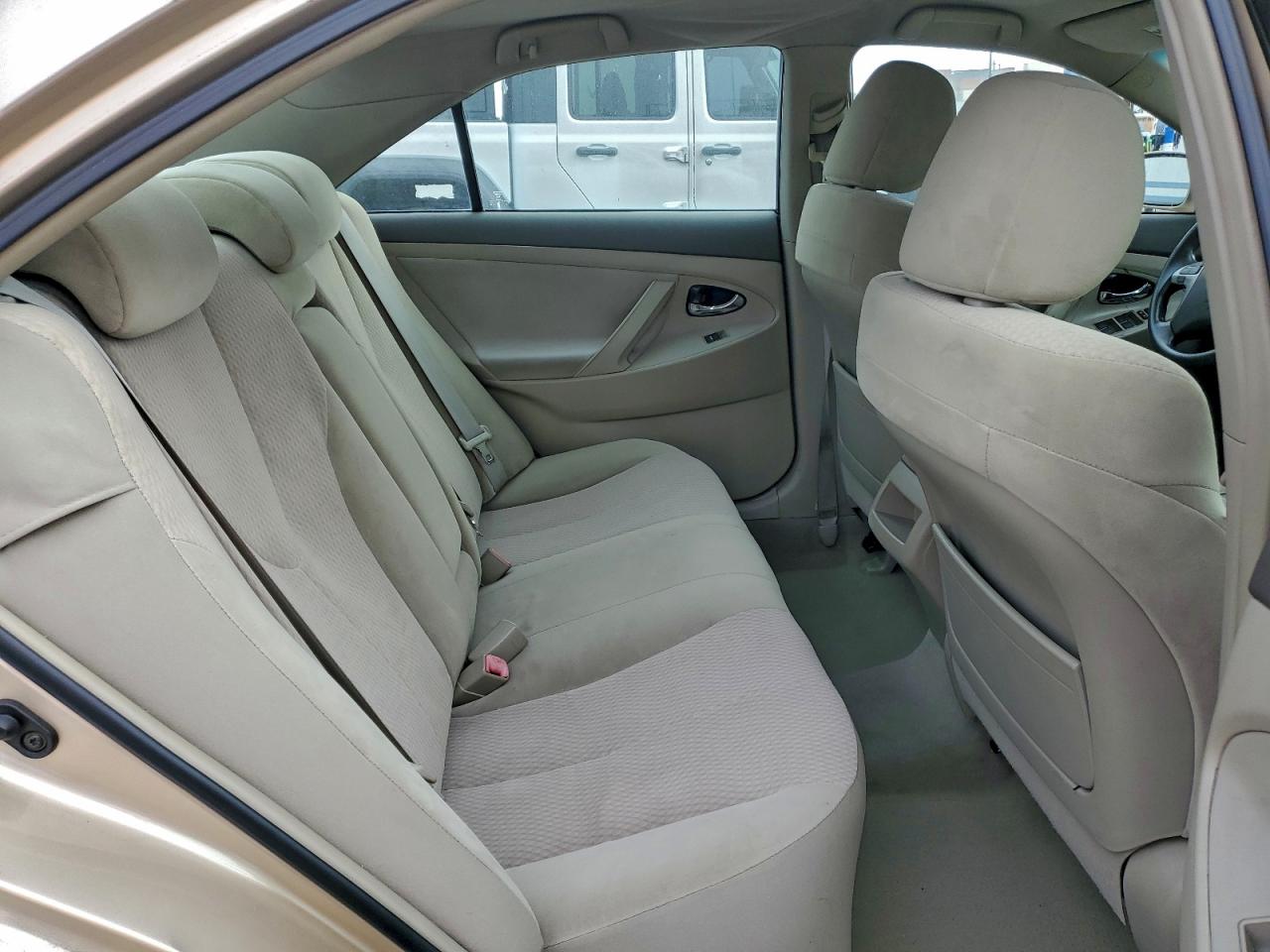 2010 TOYOTA CAMRY BASE photo 10