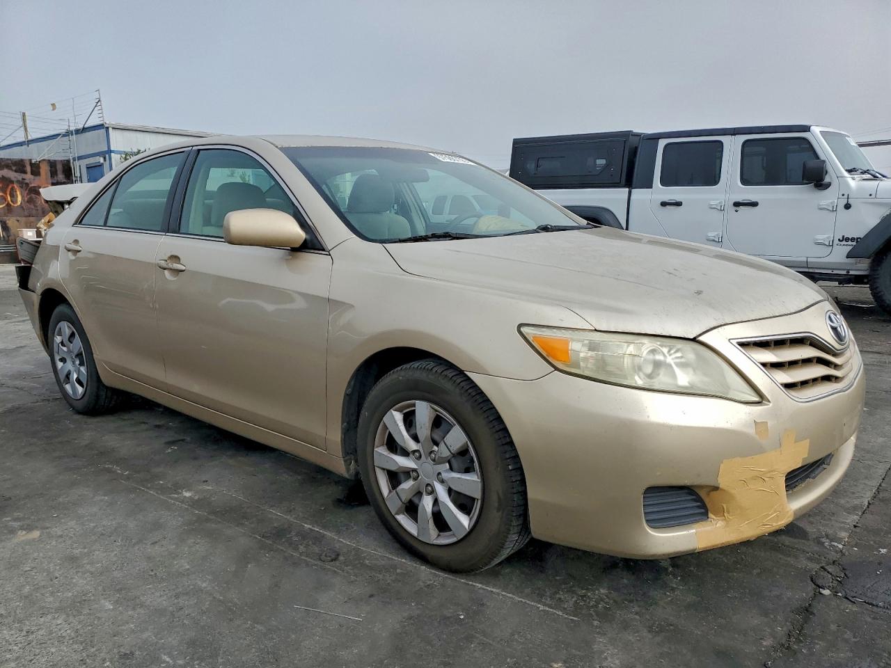 2010 TOYOTA CAMRY BASE photo 4