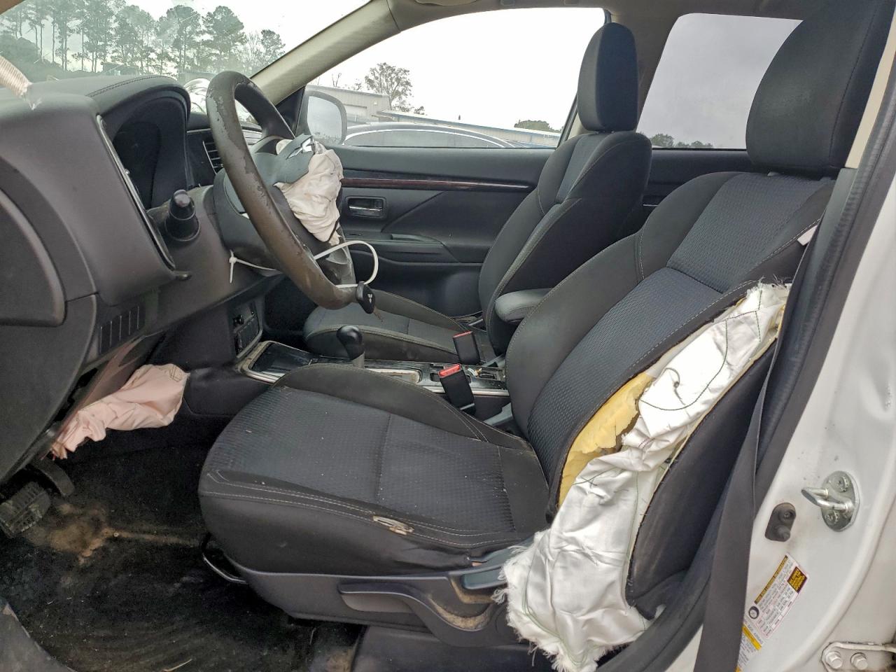 2019 MITSUBISHI OUTLANDER ES photo 7