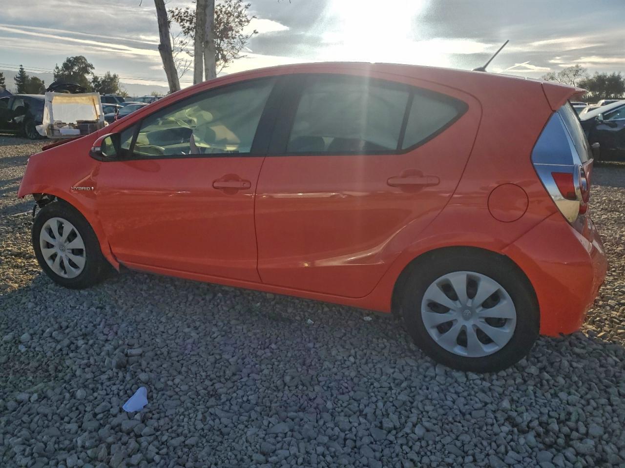 2012 TOYOTA PRIUS C photo 2