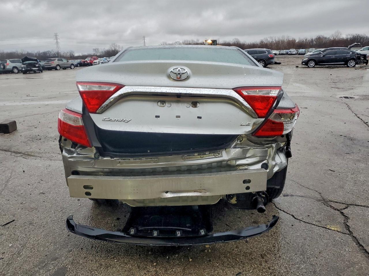 2016 TOYOTA CAMRY LE photo 6