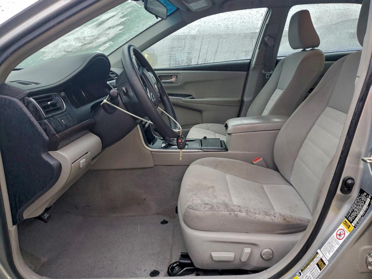 2016 TOYOTA CAMRY LE photo 7