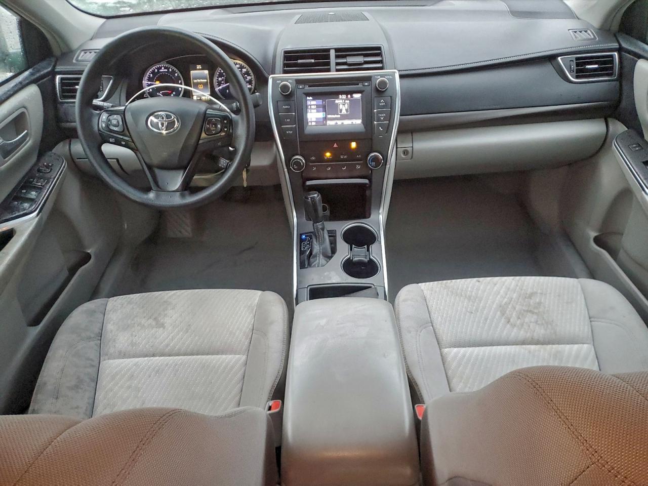 2016 TOYOTA CAMRY LE photo 8