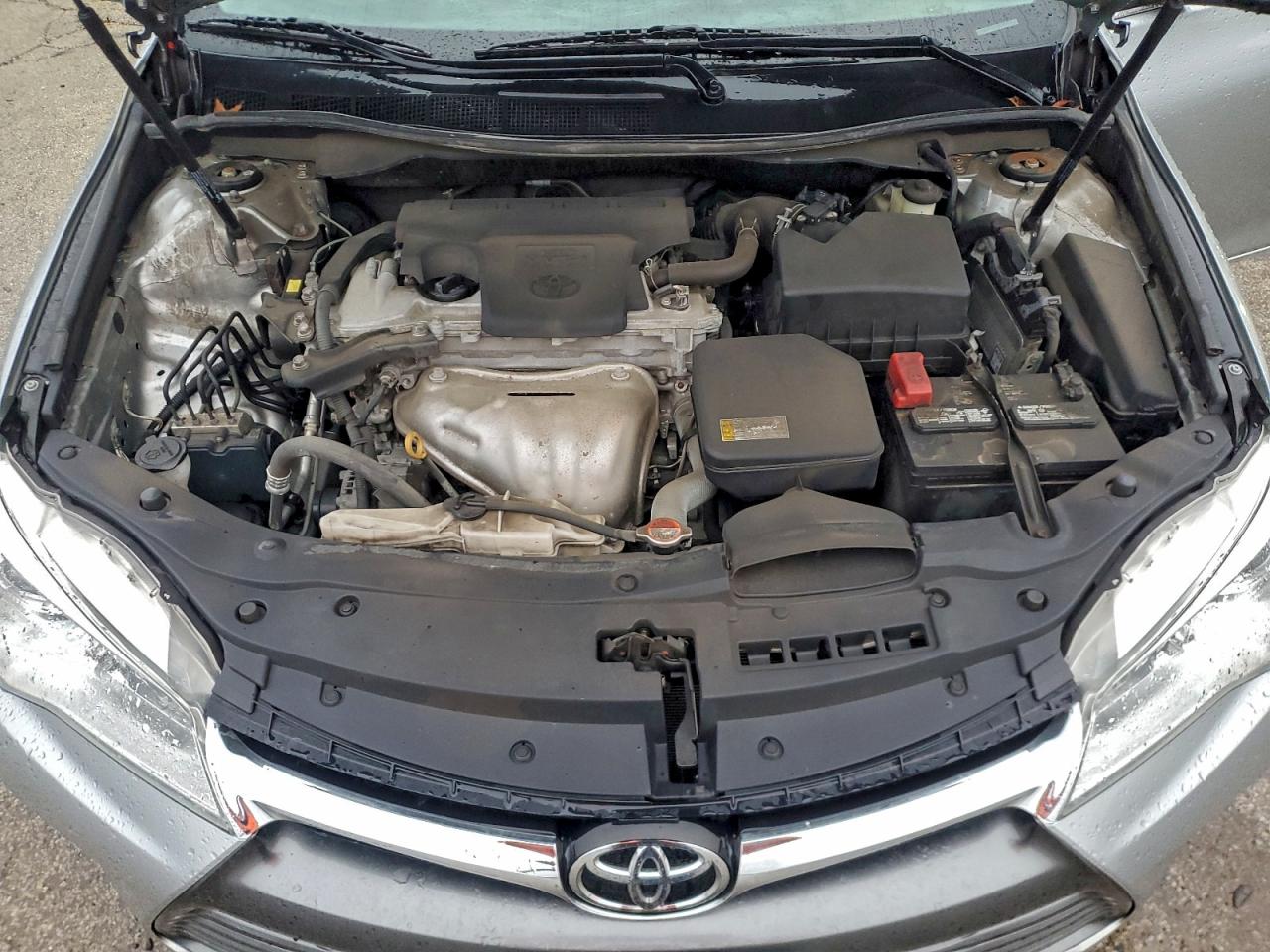 2016 TOYOTA CAMRY LE photo 11