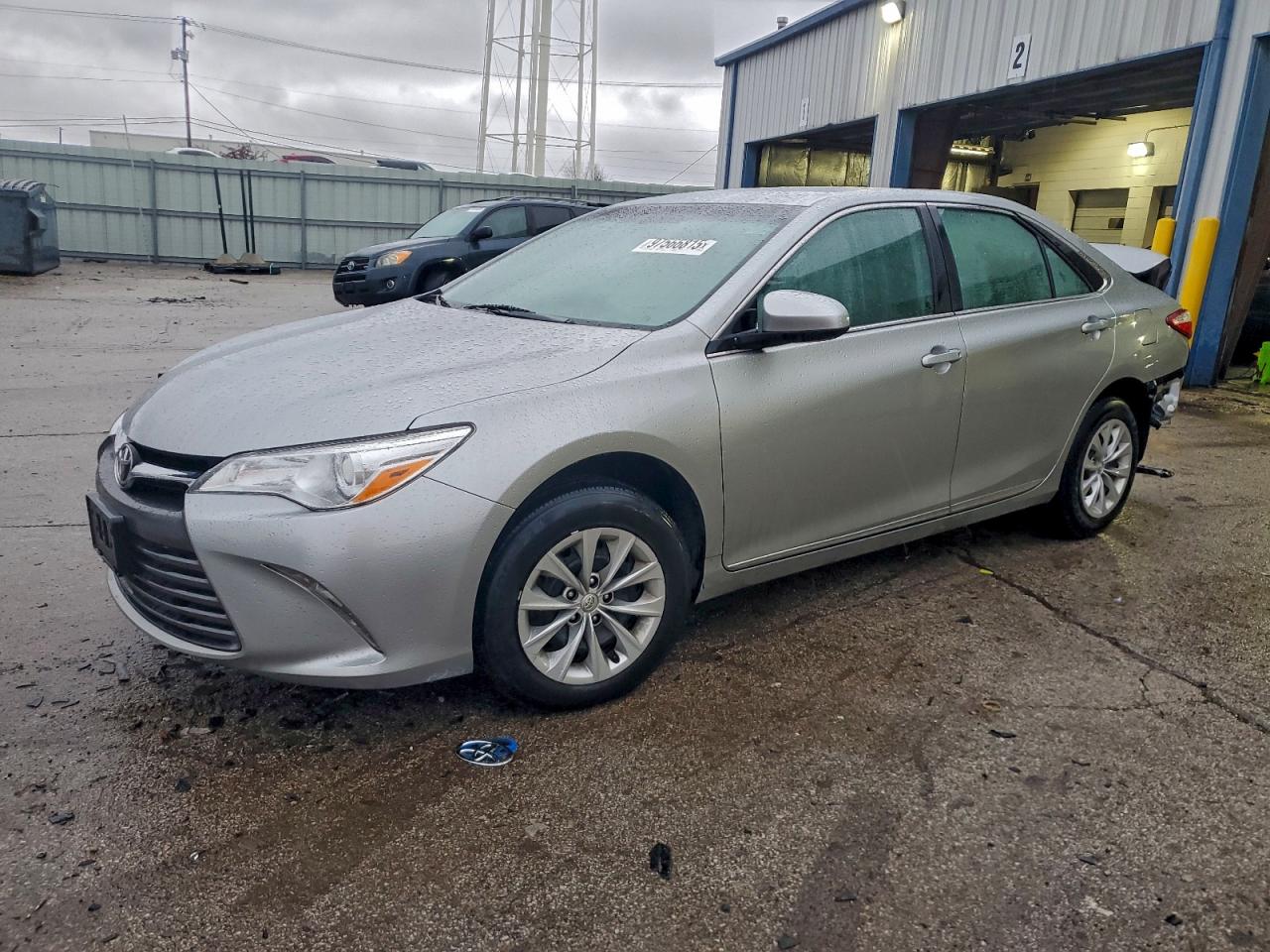 2016 TOYOTA CAMRY