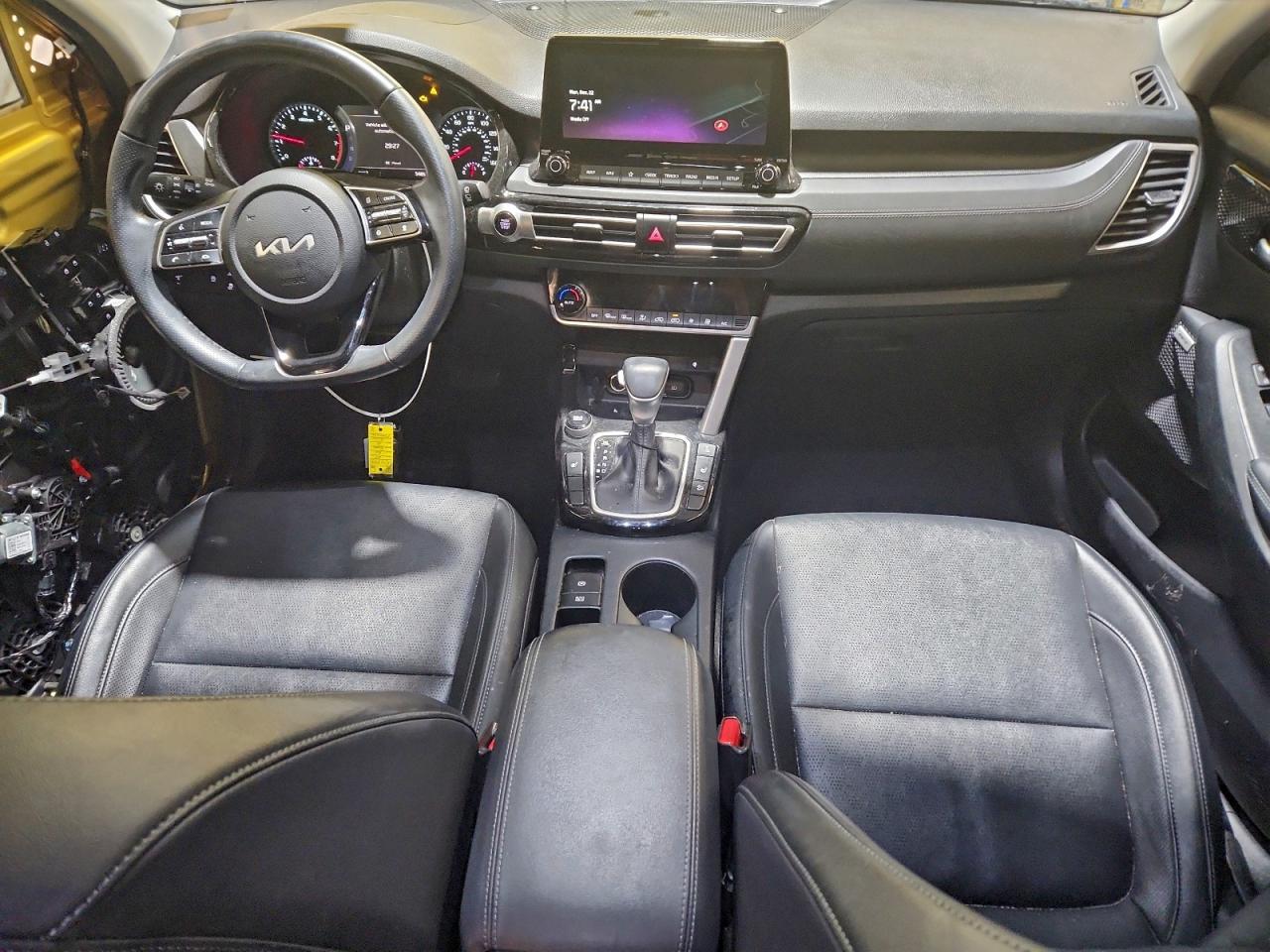 2023 KIA SELTOS SX photo 8