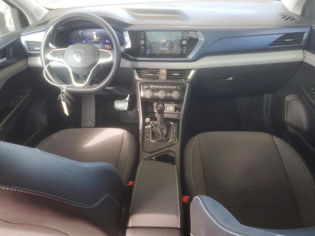 2024 VOLKSWAGEN TAOS SE photo 8