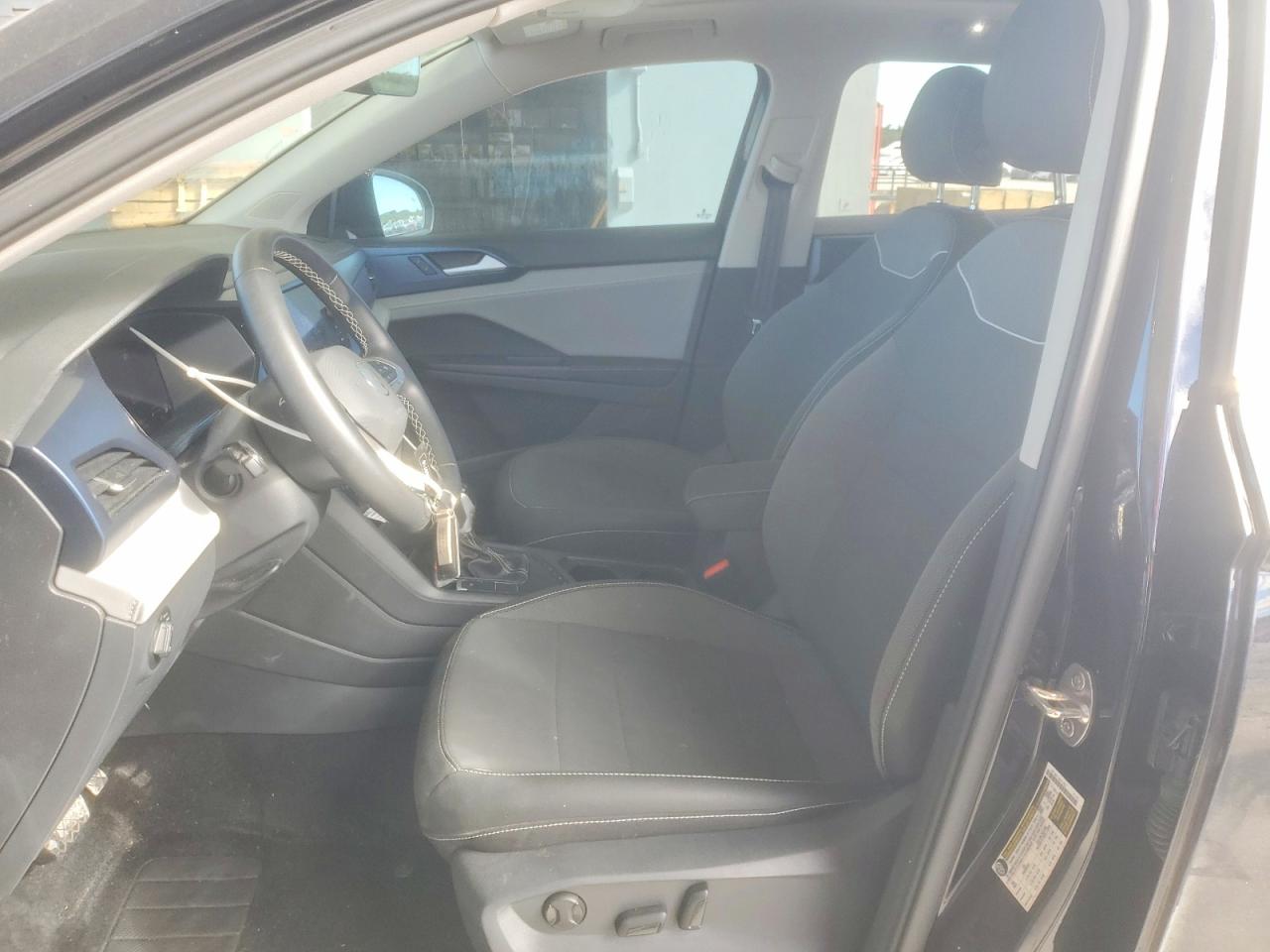 2024 VOLKSWAGEN TAOS SE photo 7