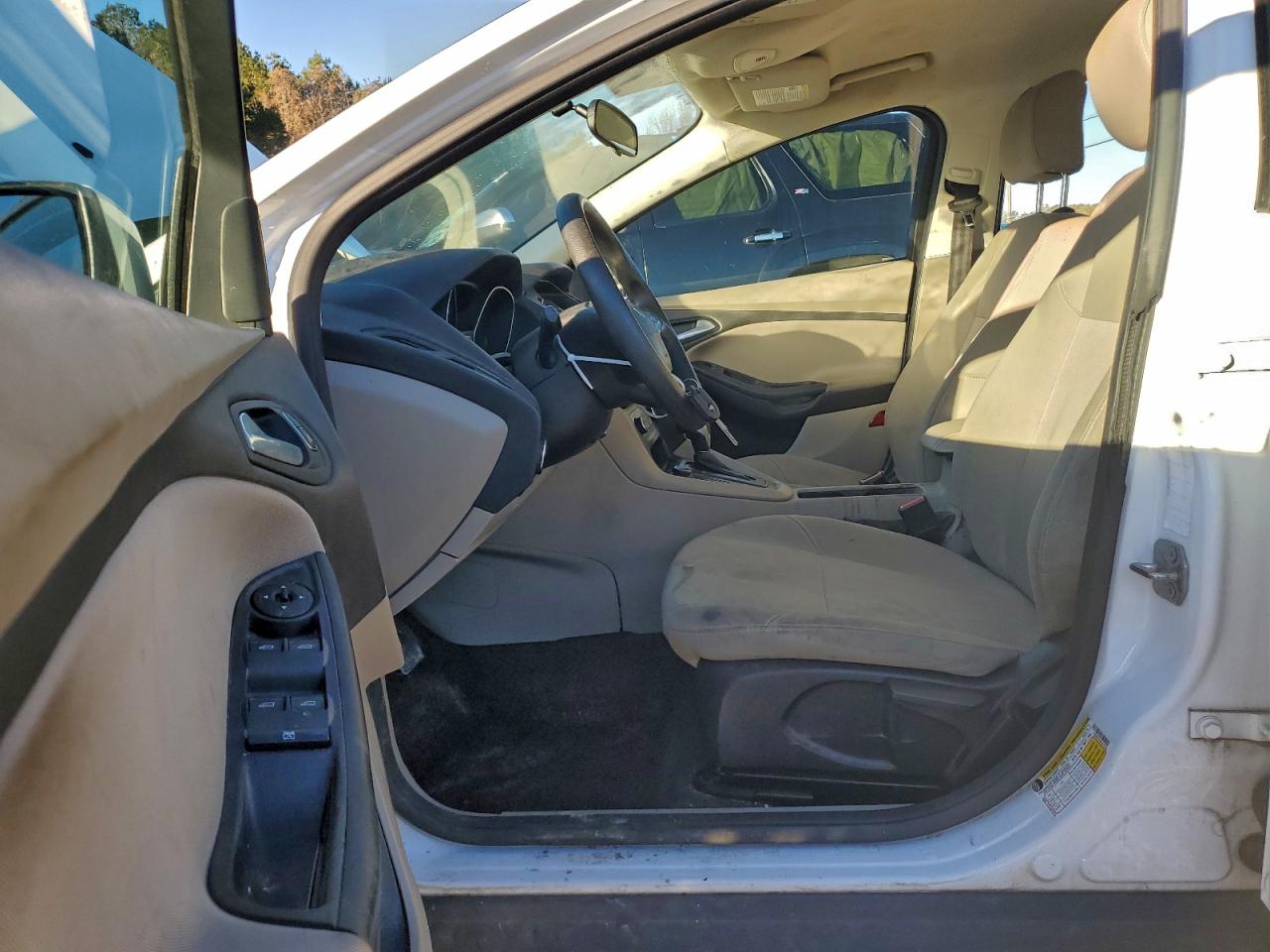 2017 FORD FOCUS SE photo 7