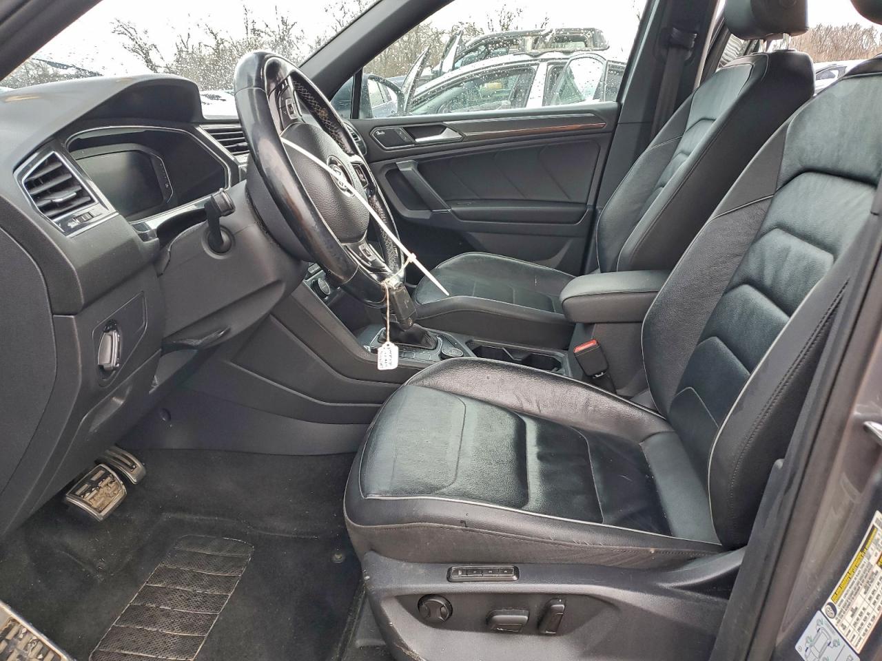 2020 VOLKSWAGEN TIGUAN SEL PREMIUM R-LINE photo 7