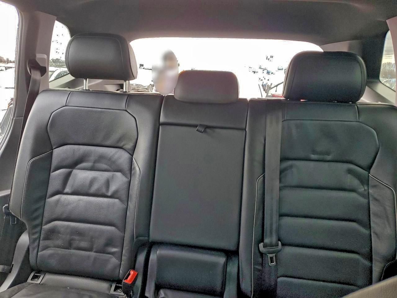 2020 VOLKSWAGEN TIGUAN SEL PREMIUM R-LINE photo 10