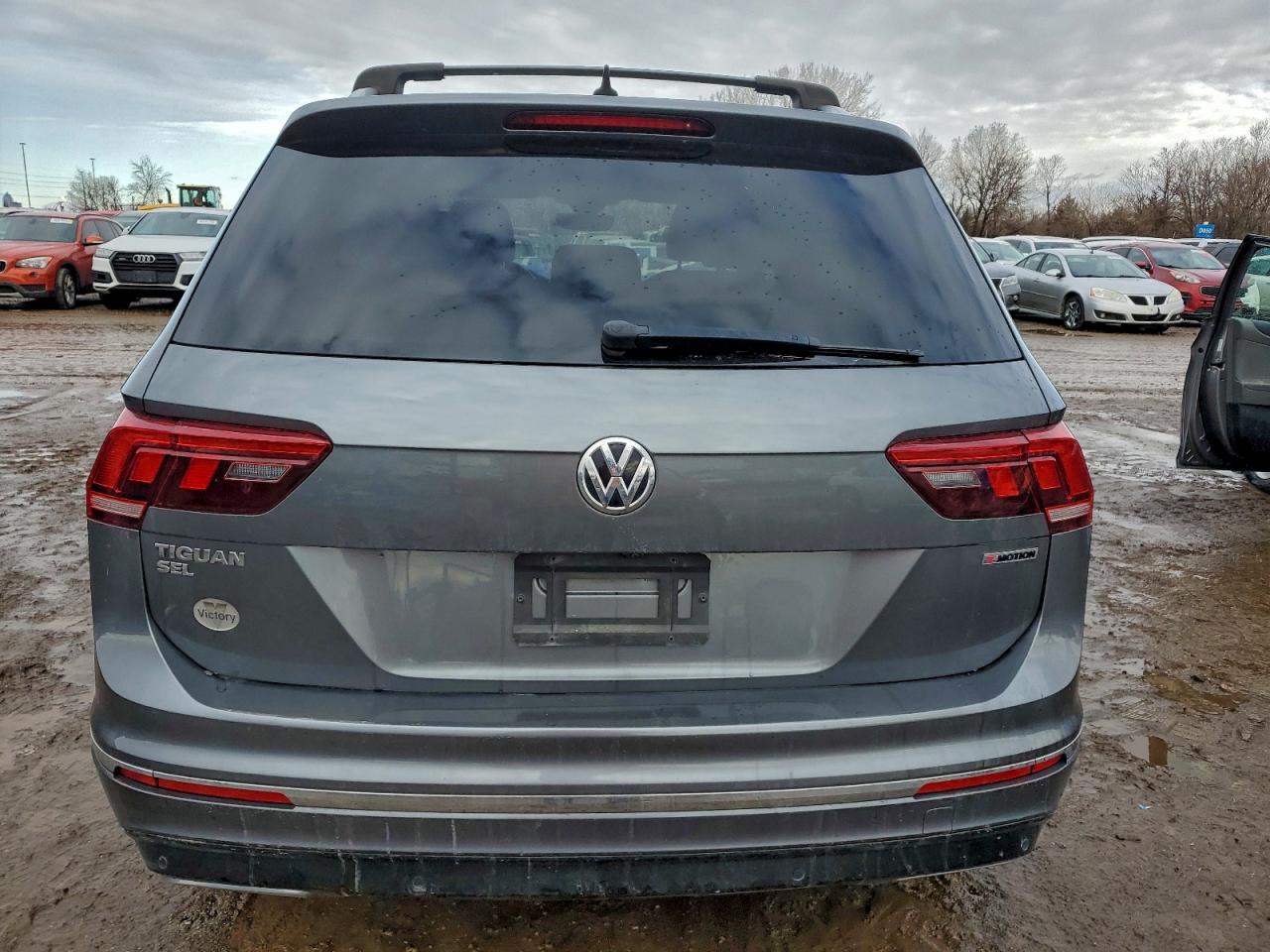 2020 VOLKSWAGEN TIGUAN SEL PREMIUM R-LINE photo 6