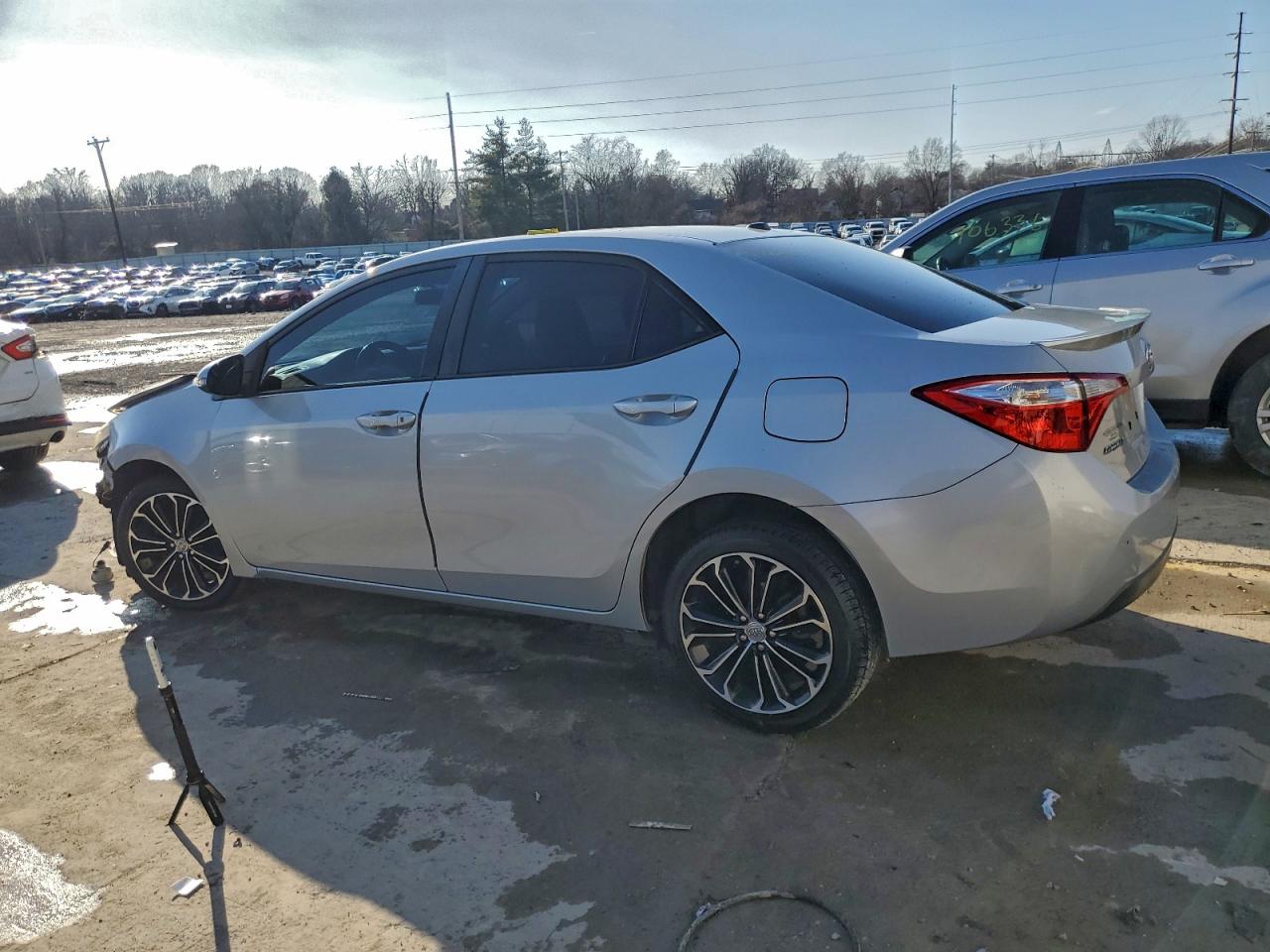 2015 TOYOTA COROLLA L photo 2