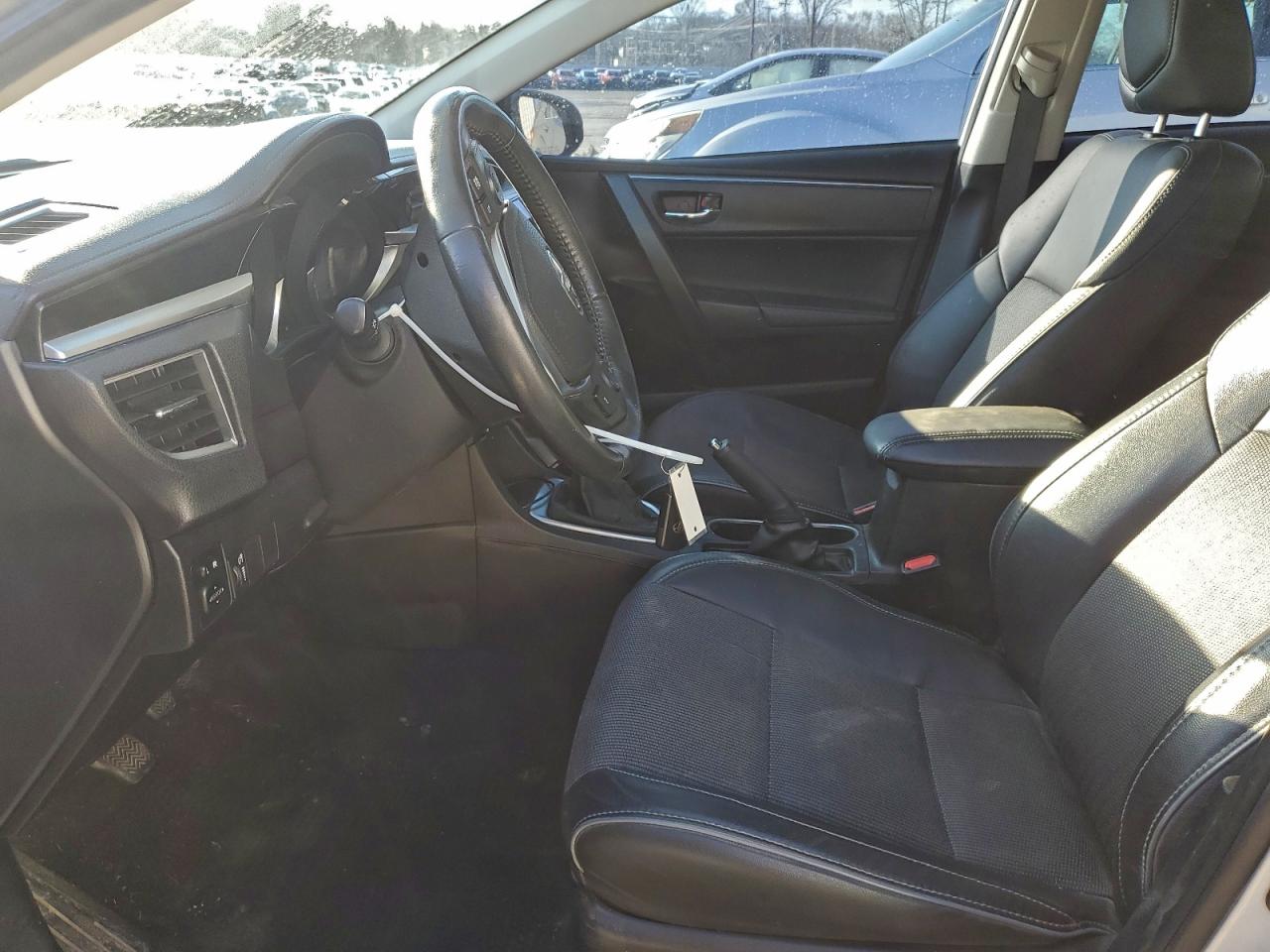 2015 TOYOTA COROLLA L photo 7