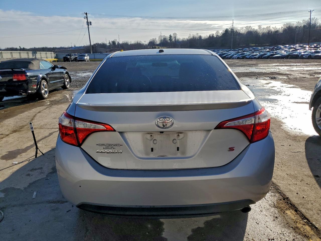 2015 TOYOTA COROLLA L photo 6