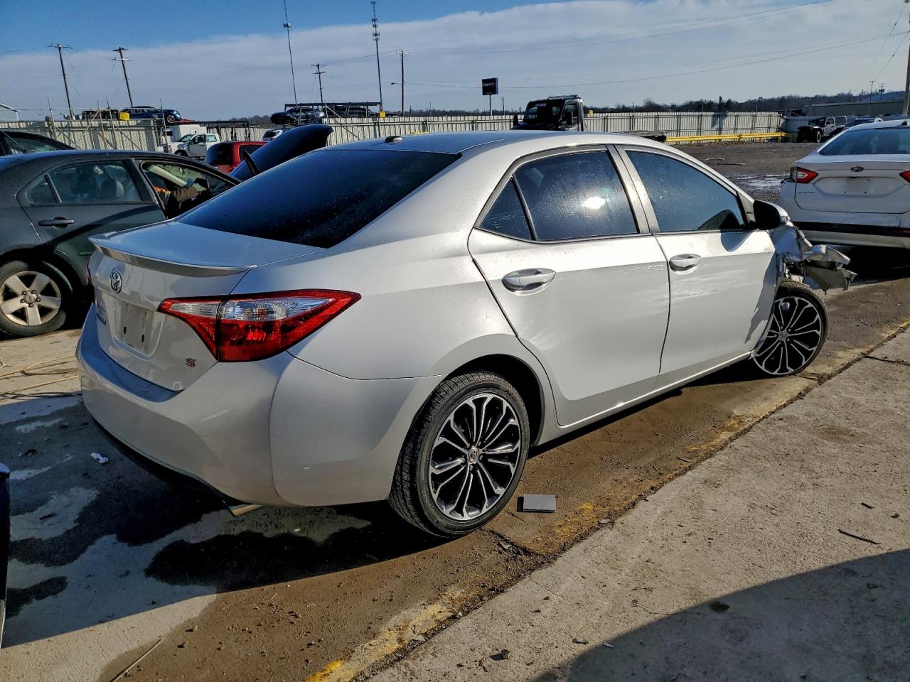 2015 TOYOTA COROLLA L photo 3