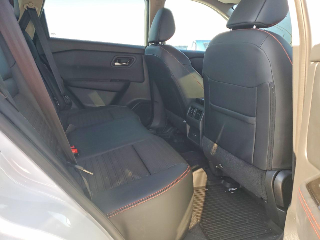 2025 NISSAN ROGUE SV photo 11