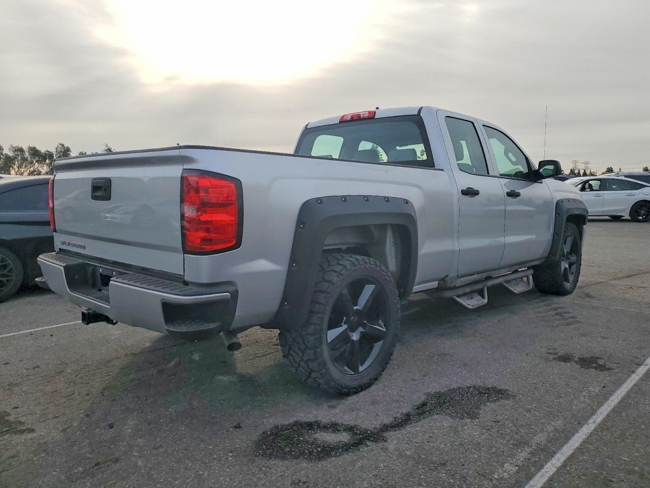 2018 CHEVROLET SILVERADO K1500 photo 3