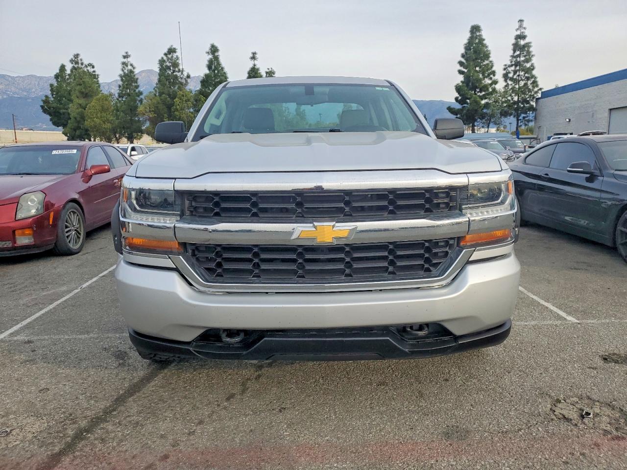 2018 CHEVROLET SILVERADO K1500 photo 5