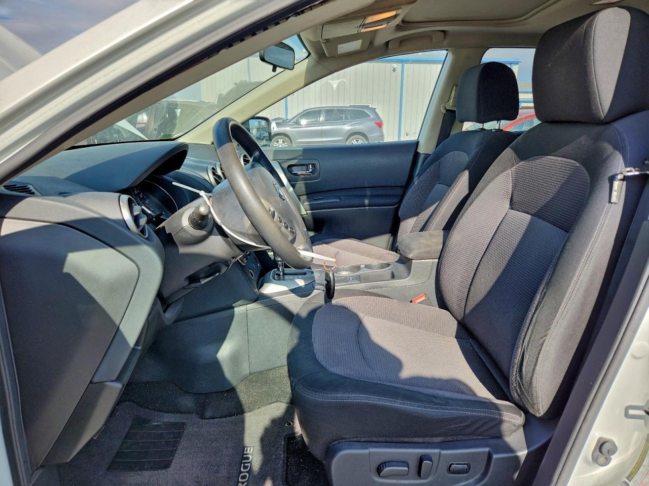 2013 NISSAN ROGUE S photo 7