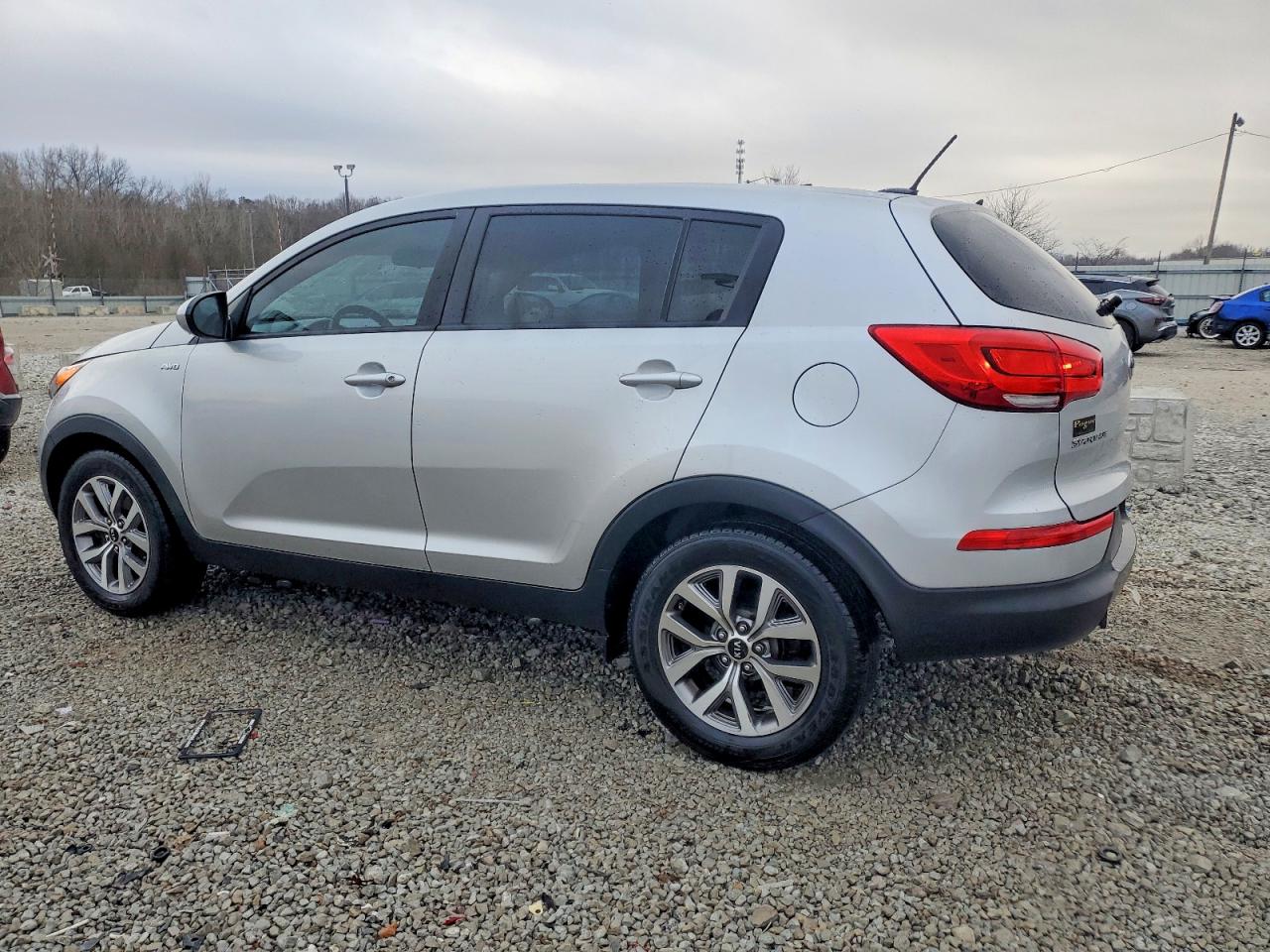 2016 KIA SPORTAGE LX photo 2