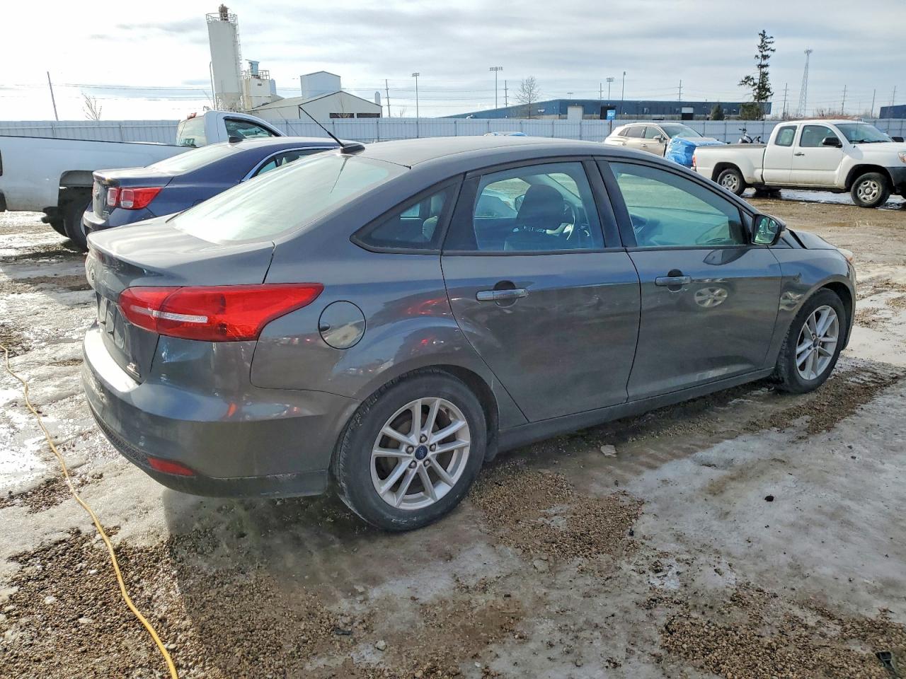 2015 FORD FOCUS SE photo 3