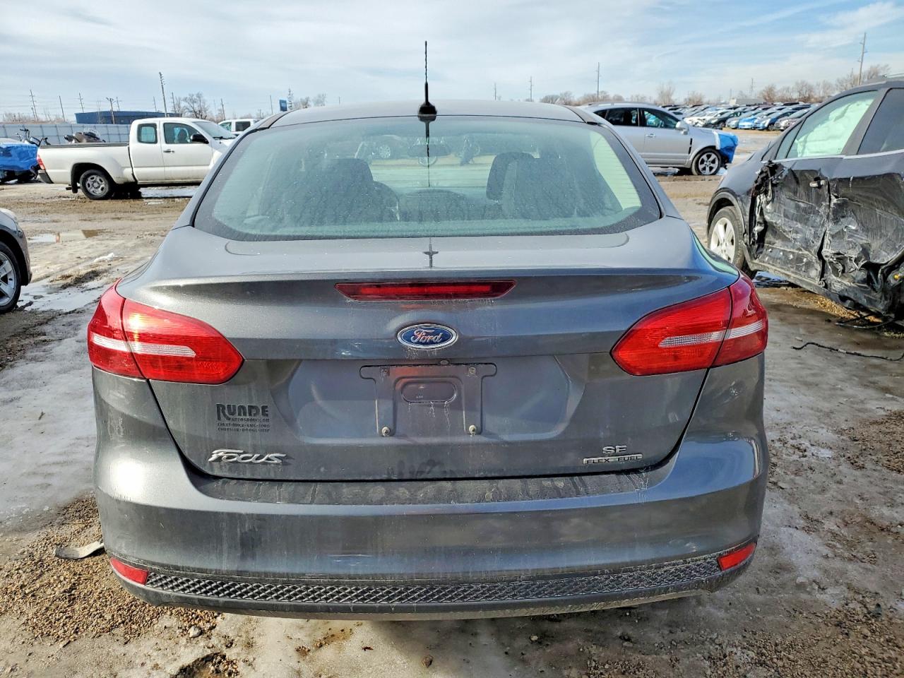 2015 FORD FOCUS SE photo 6