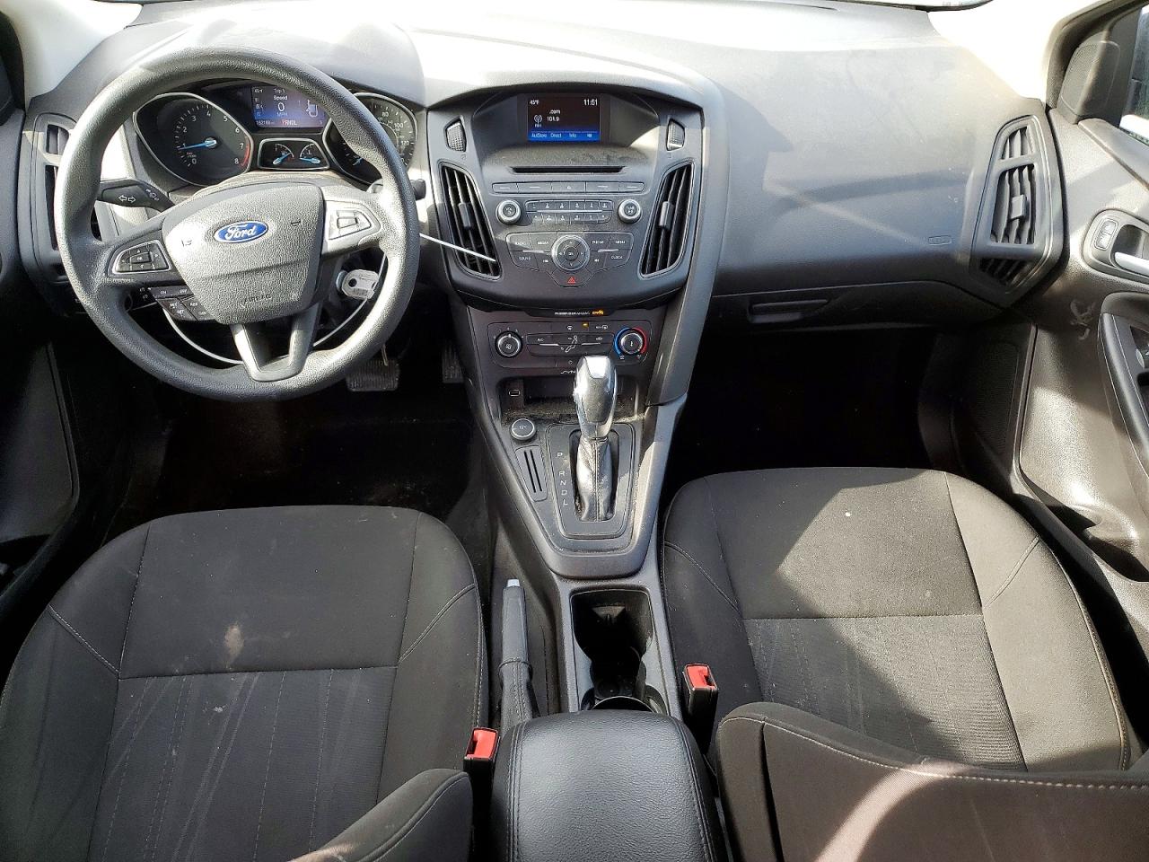 2015 FORD FOCUS SE photo 8