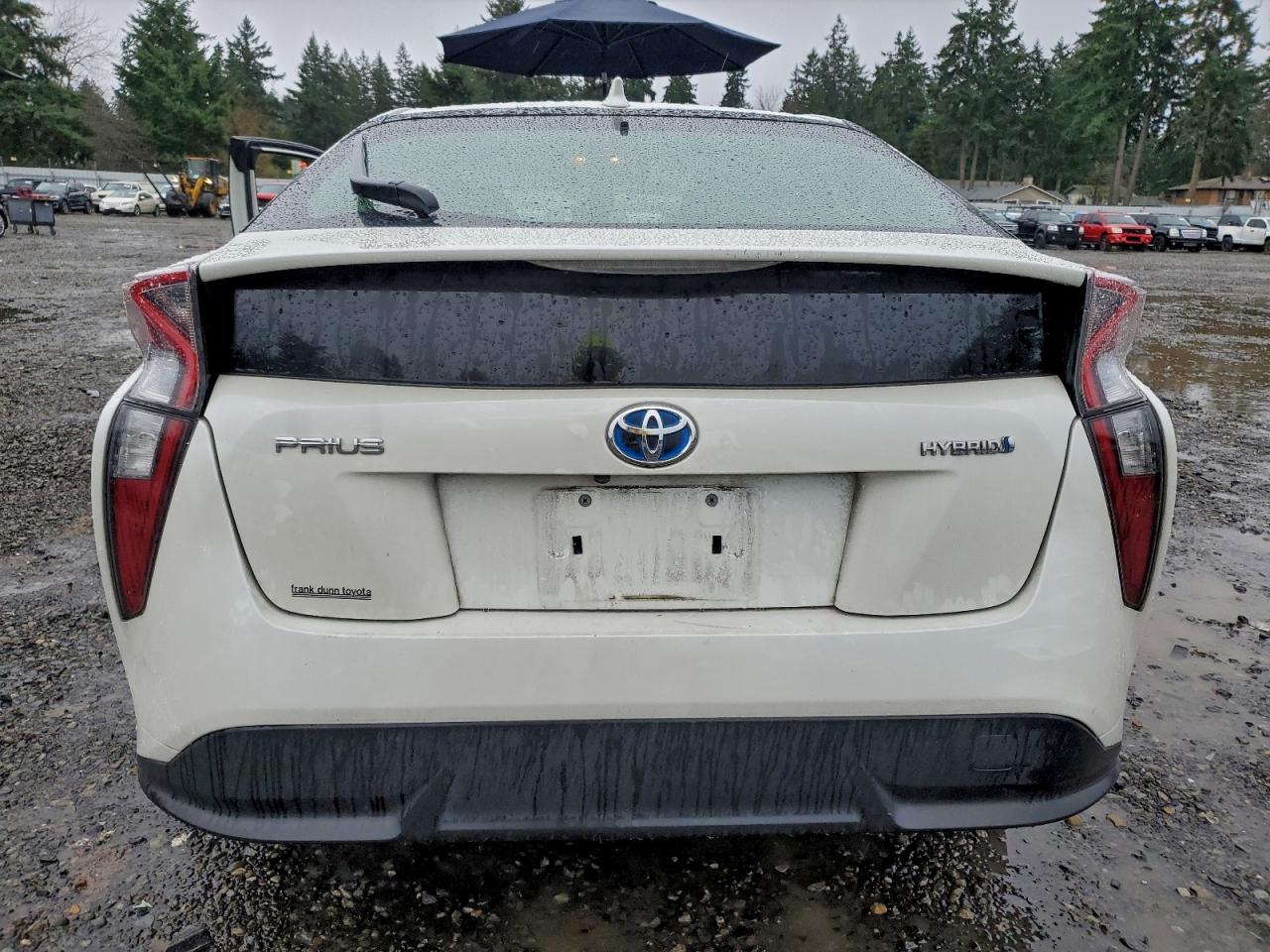2018 TOYOTA PRIUS photo 6