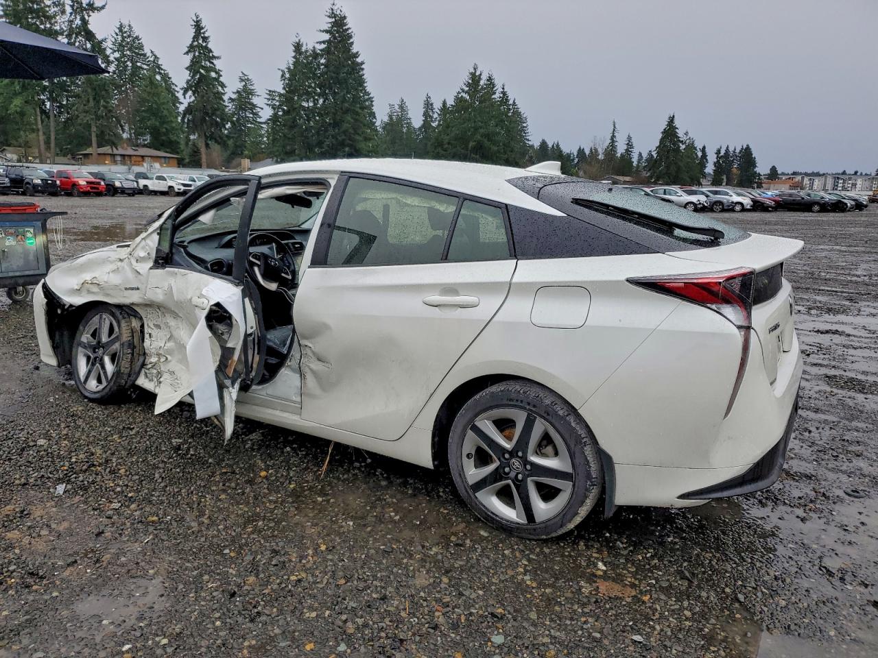 2018 TOYOTA PRIUS photo 2