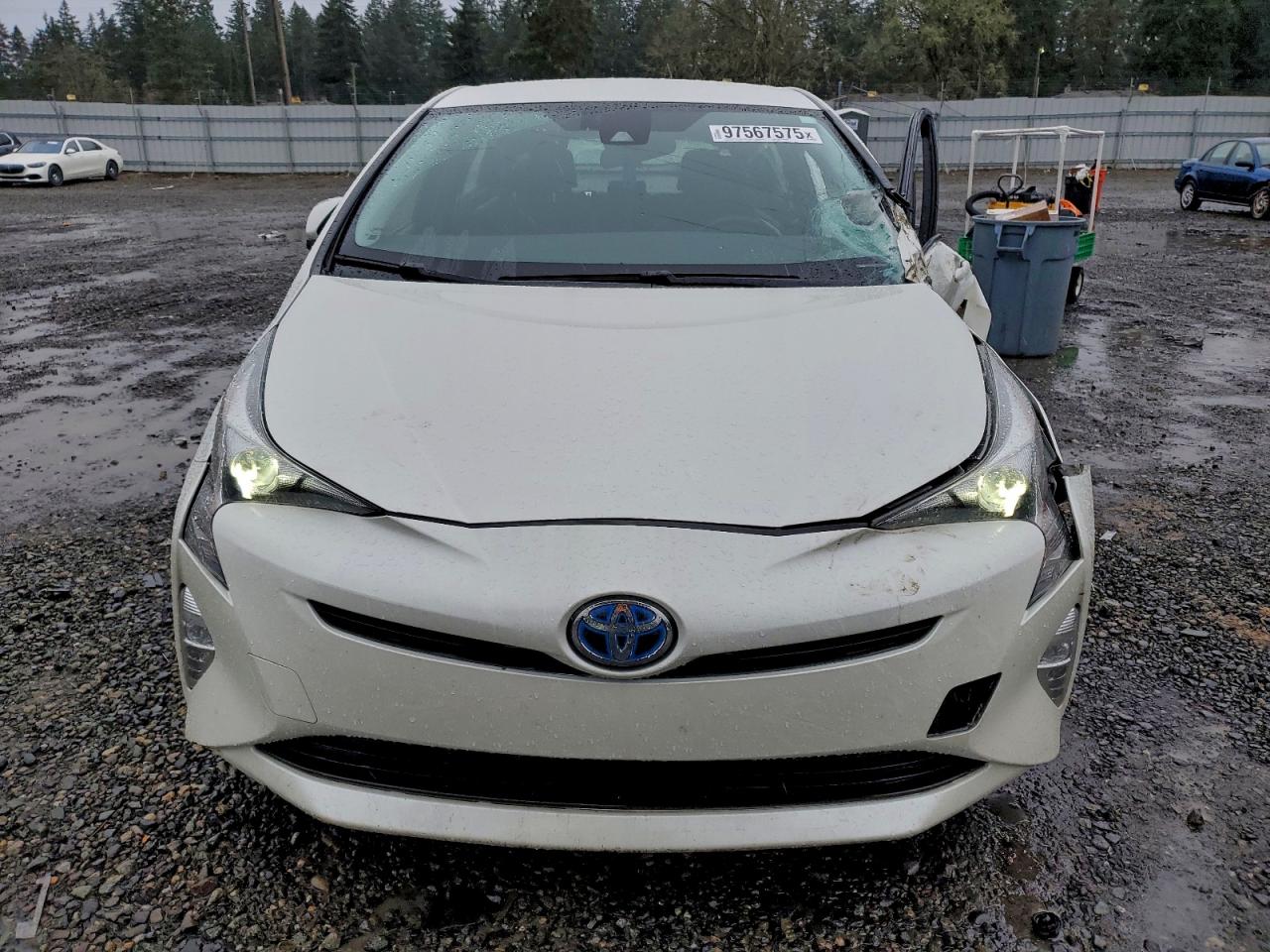 2018 TOYOTA PRIUS photo 5