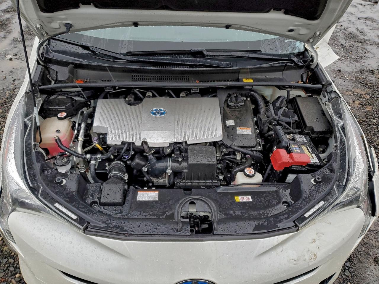 2018 TOYOTA PRIUS photo 11