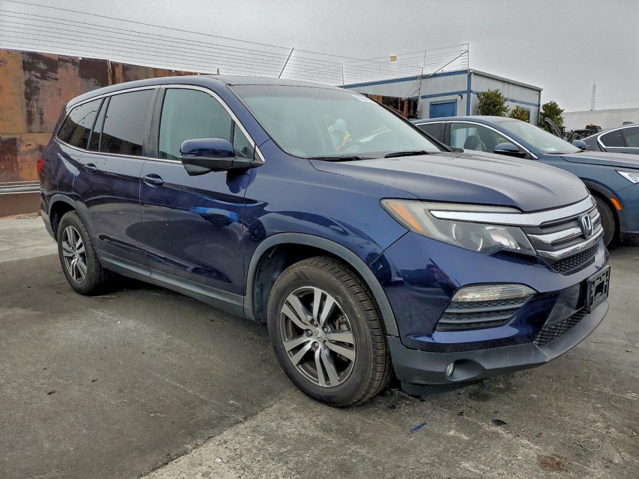 2016 HONDA PILOT EX photo 4