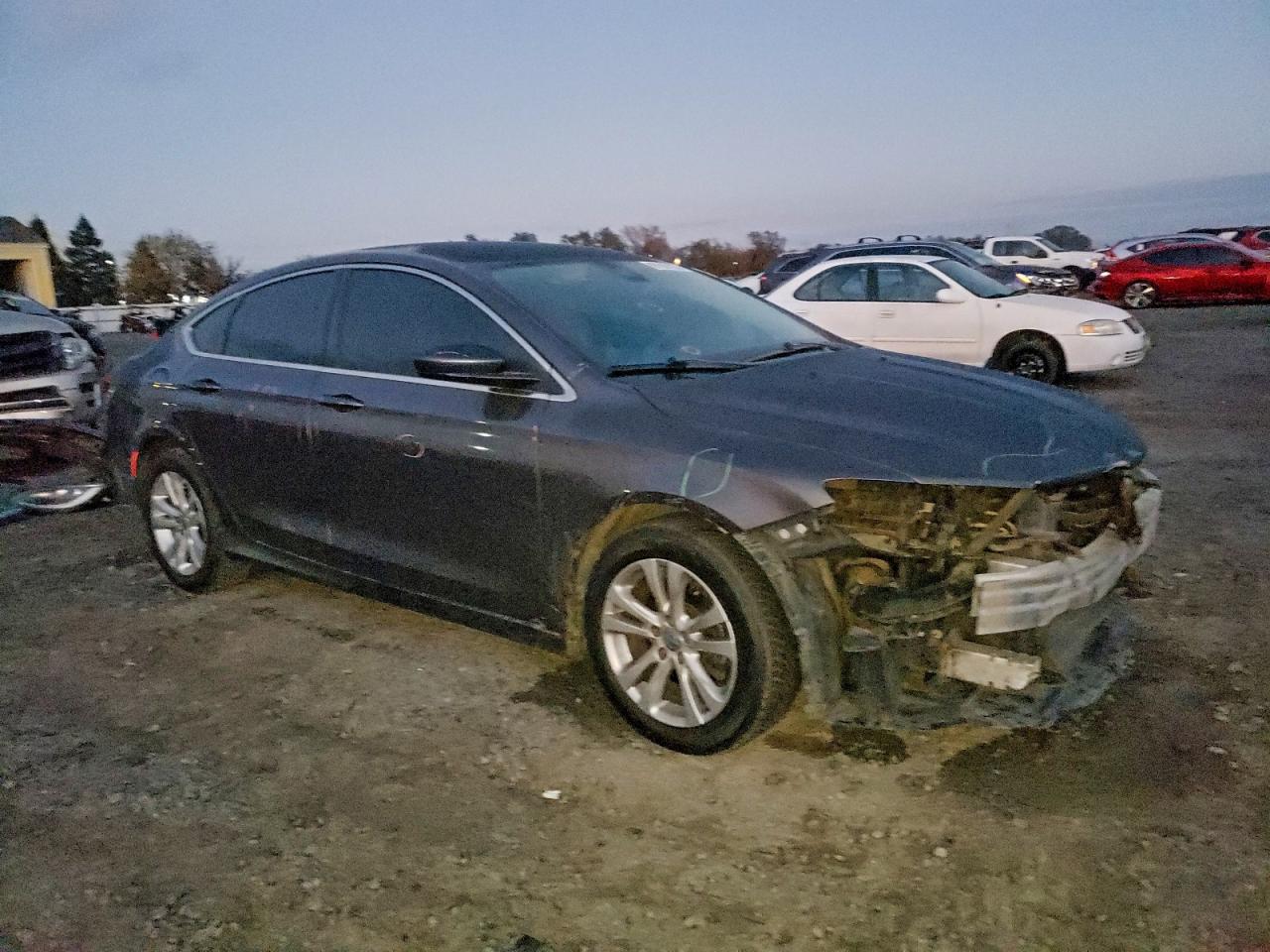 2016 CHRYSLER 200 LIMITED photo 4